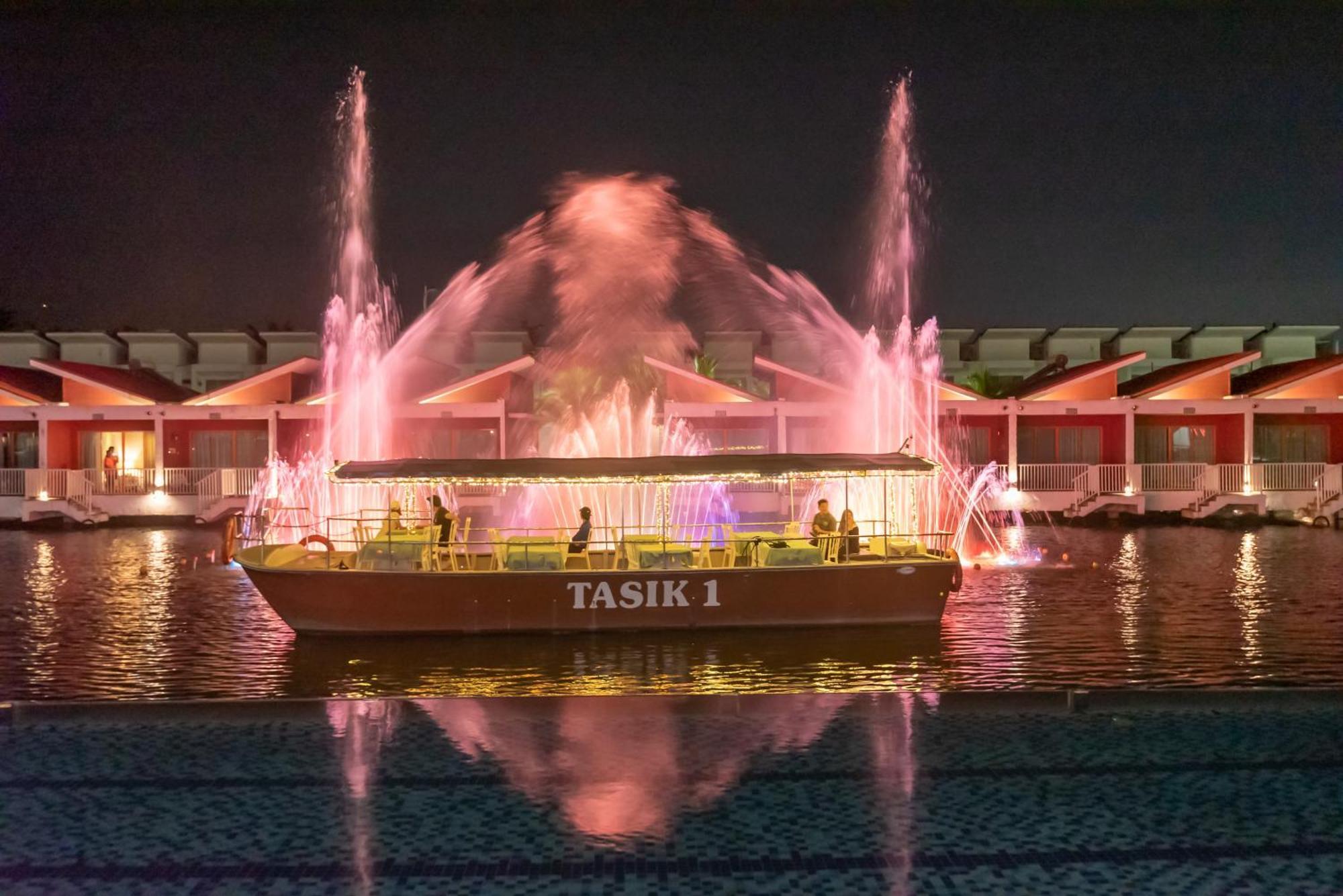 Tasik Villa International Resort Porto Dickson Exterior foto Fountain of Wishes