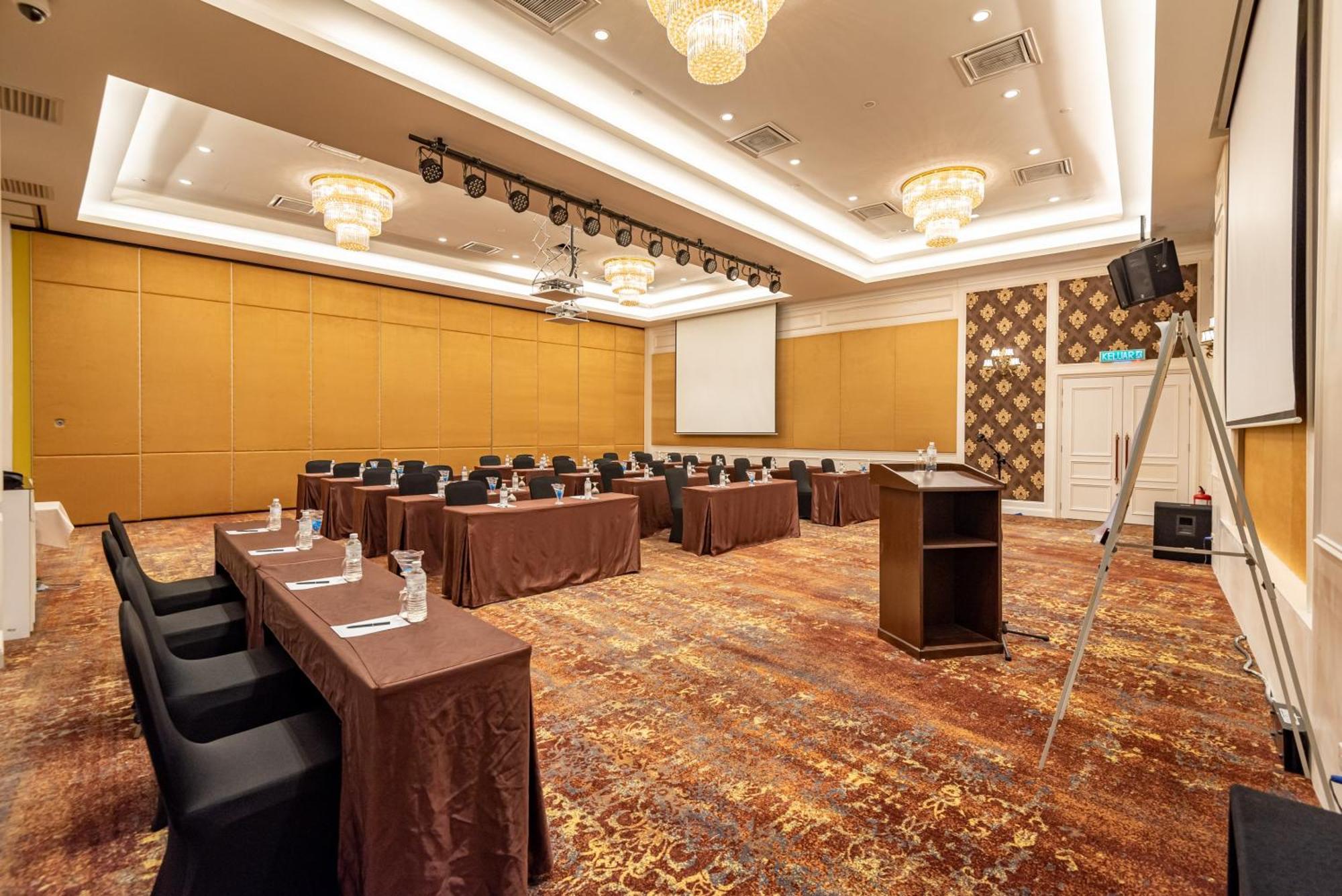 Tasik Villa International Resort Porto Dickson Exterior foto Meeting room